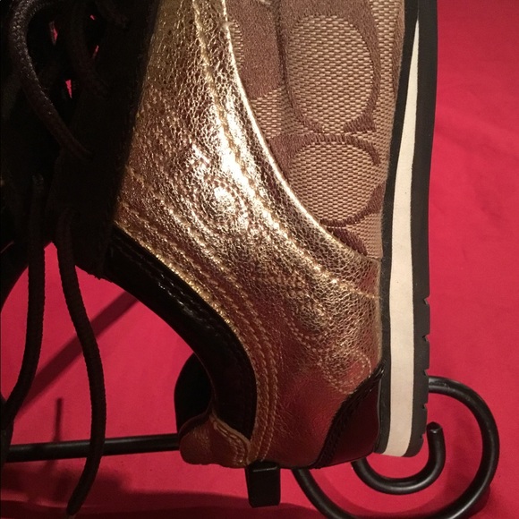 COACH SHOES SIZE 61/2 IN GREAT PRE-LOVED CONDITION - Picture 10 of 12